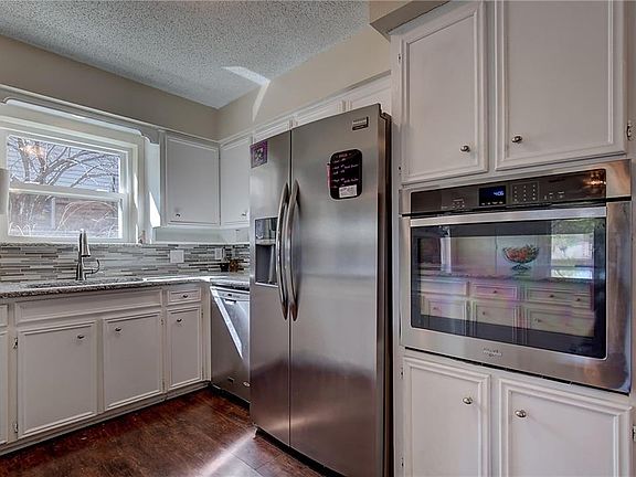 4th image of 7424 Laurie Dr