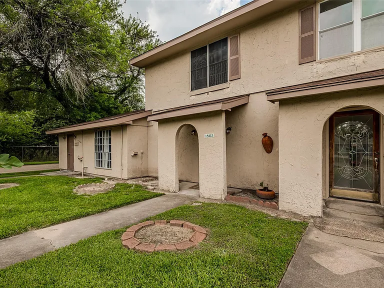 1803 Country Village Blvd — Photo 31