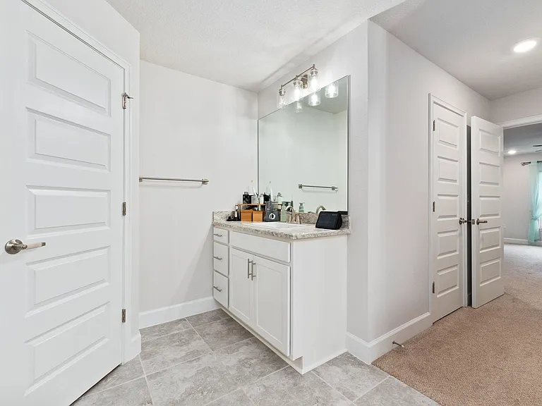 8324 Amalfi Cir — Photo 35