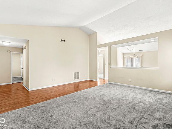3rd image of 6911 Caro Dr