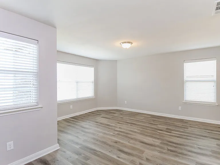 900 Princewood Dr — Photo 14