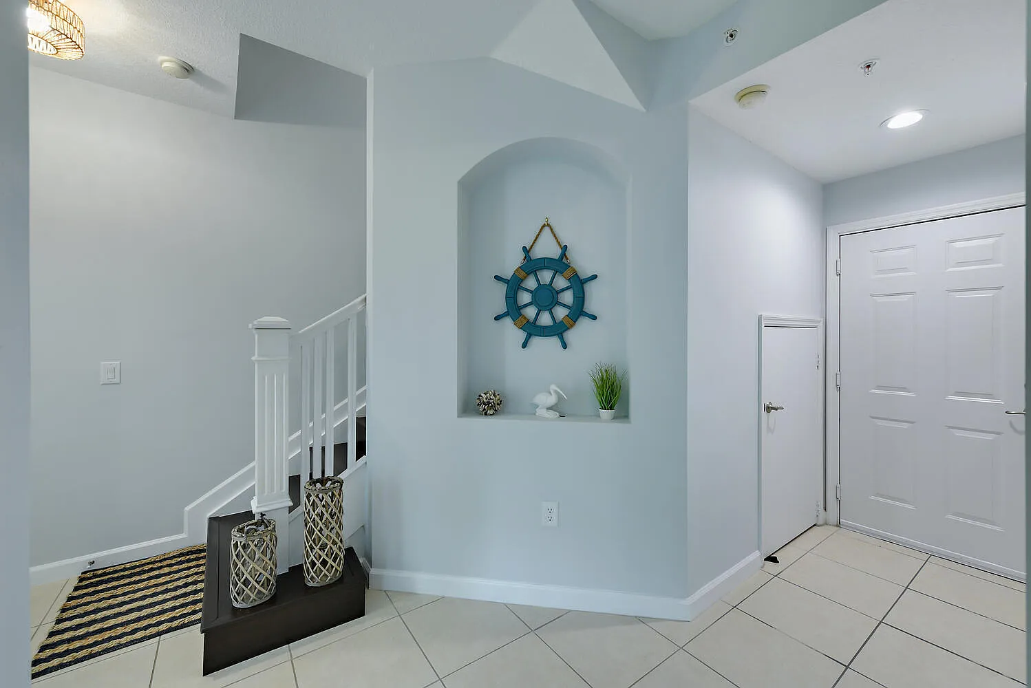 2 bed, 3.5 bath, 2096 sqft, $6,000 — Photo 4