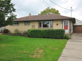 390 Two Mile Creek Rd, Tonawanda, NY 14150