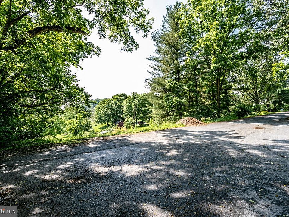 1st image of Donnelley Dr