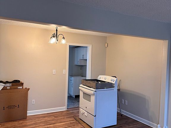 5th image of 3534 Woodburne Dr