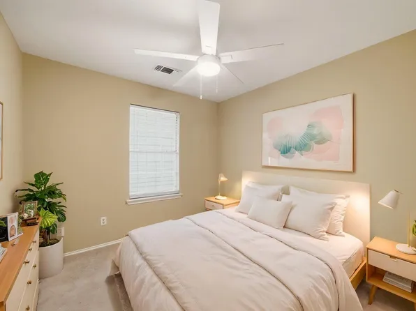 305 Peach St, Tomball, TX 77375