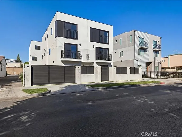 14165 Erwin St — Photo 22
