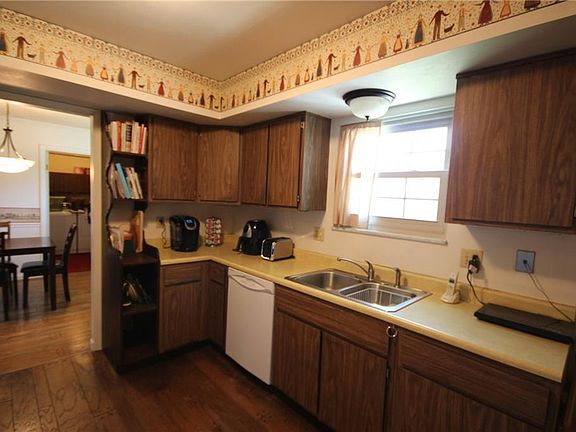 5th image of 6111 Freeport Dr