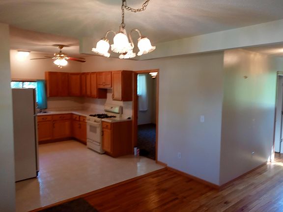 2nd image of 102 Easr Ave