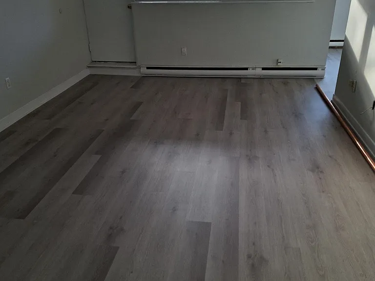 525 Saint Lawrence St — Photo 16