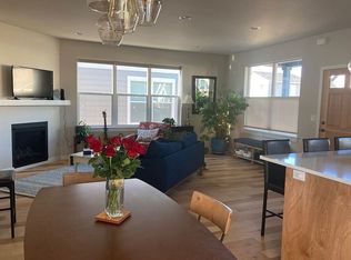 264 Rockfellow Pl, Talent, OR 97540