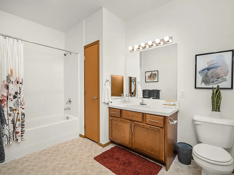 2x2 Master Bathroom