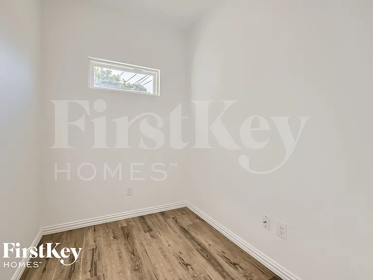 7384 Parkside Place Dr — Photo 13