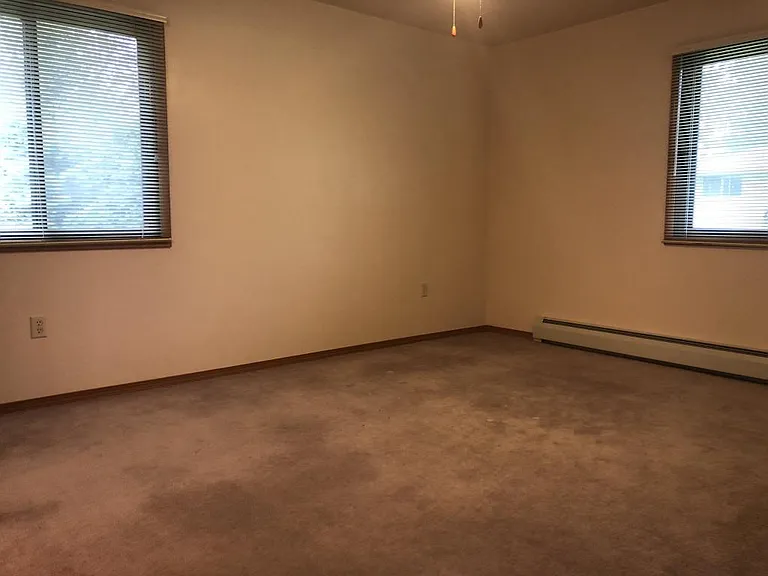 1841 Rosewood St — Photo 10