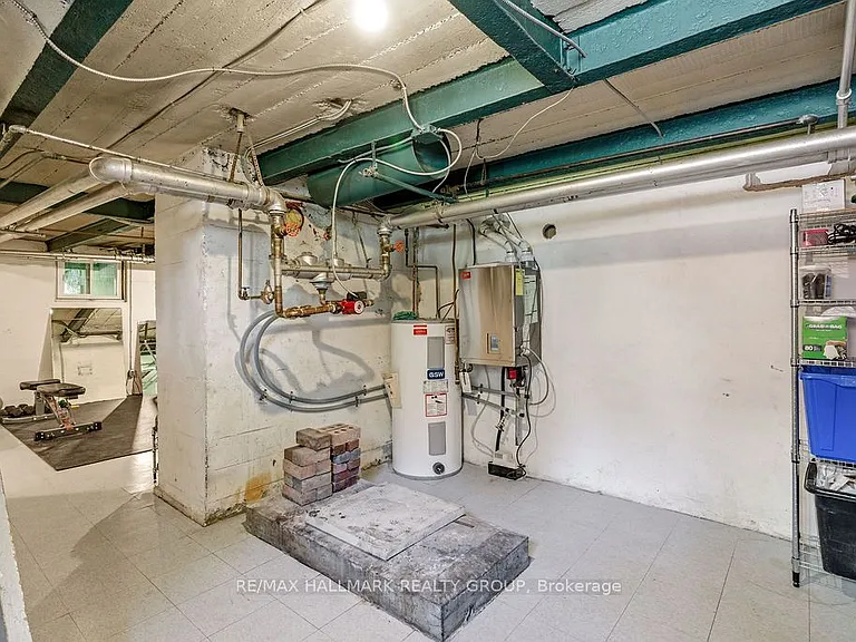 379 Hamilton Ave S — Photo 35