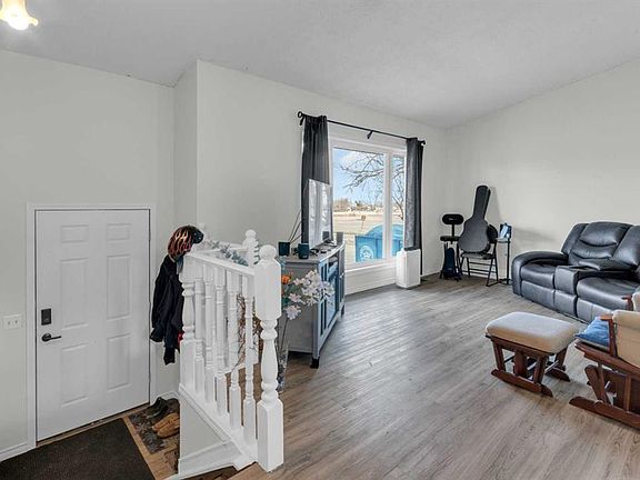 2nd image of 23 E Beaver Pl