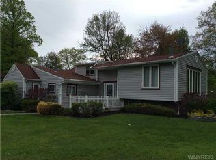 9596 Quebec St, Angola, NY 14006