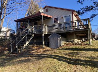 40 Mount Ephraim Rd, Searsport, ME 04974