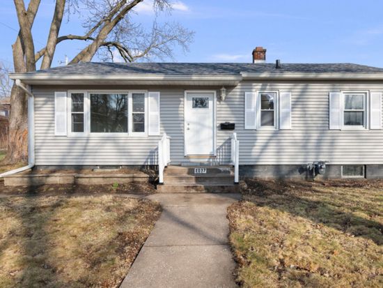 2037 Leclaire St, Davenport, IA 52803