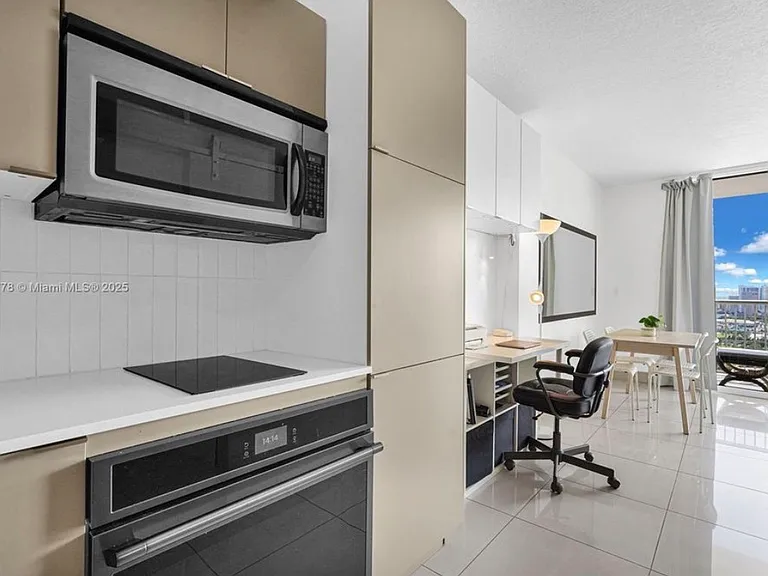 1750 N Bayshore Dr #3708 — Photo 8
