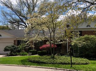 227 Dean Ln, Grosse Pointe Farms, MI 48236