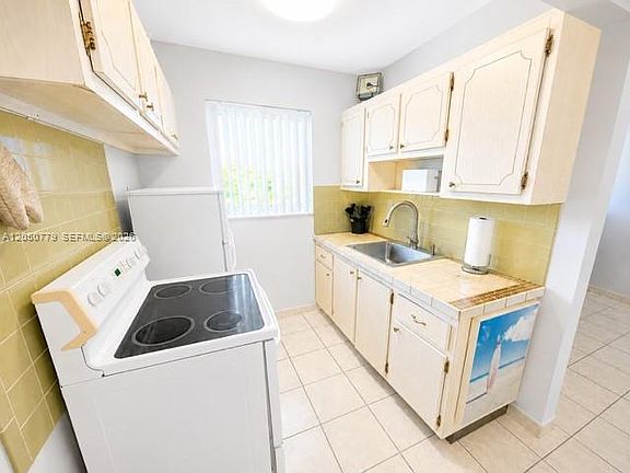 5th image of 2145 Pierce St APT 416