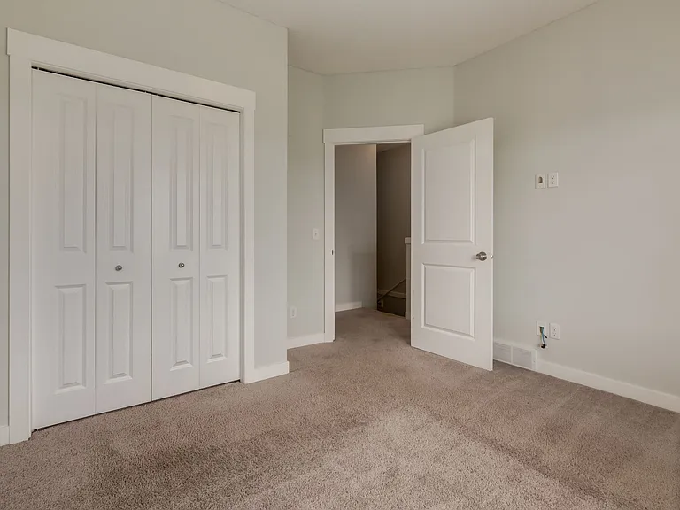 W Skyview Point Pl NE — Photo 18