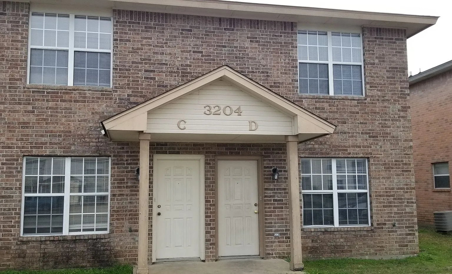 3204 Hereford Lane — Photo 2