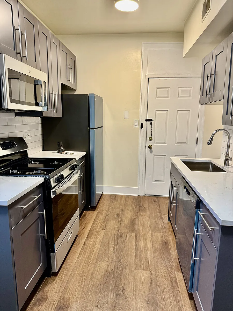 Building Photo - 3410 W Carmen Ave #3B