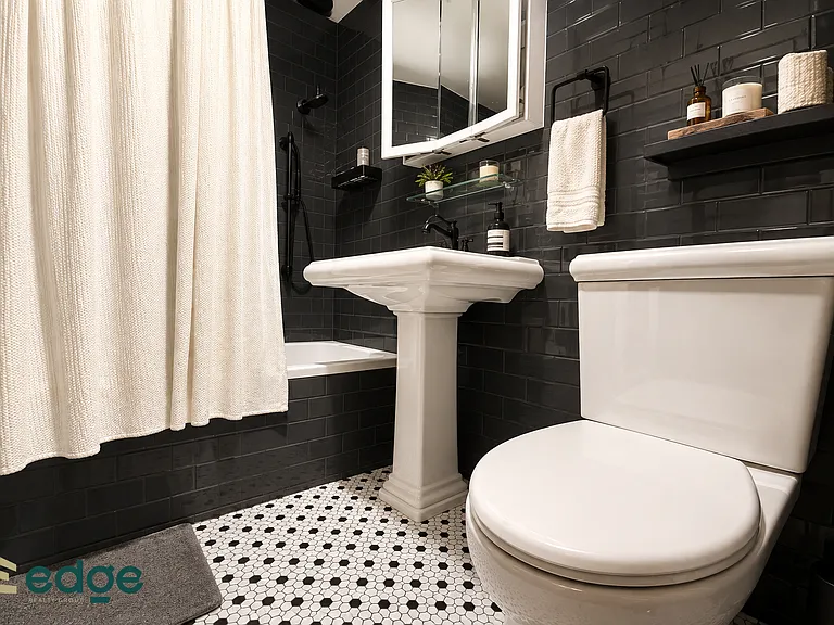 252 Grand St #4R — Photo 7