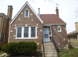 8218 Tripp Ave, Skokie, IL 60076