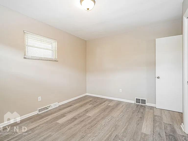 1053 Wiltshire Rd — Photo 11