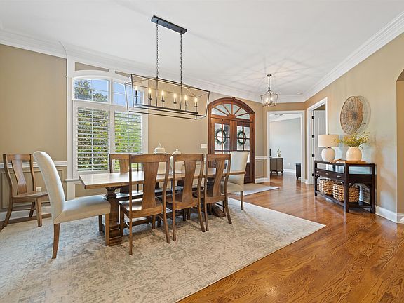 4th image of 2098 Deerhaven Ln