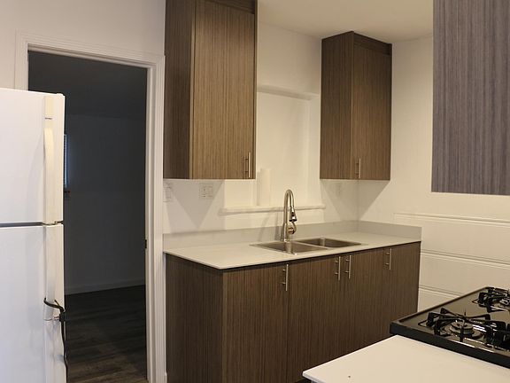 3rd image of 4114 Briggs Ave