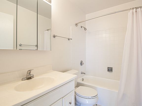 5th image of 1120 N Lasalle St #4P