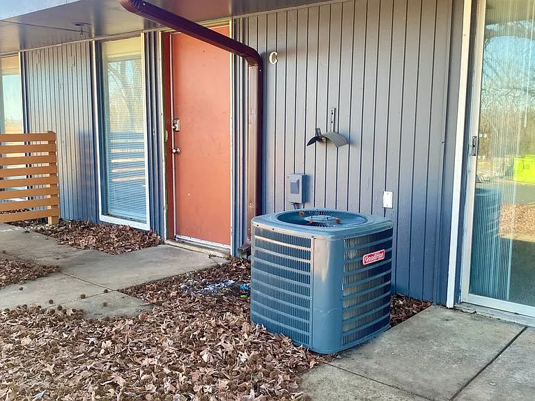10561 Cypress Ave — Photo 25