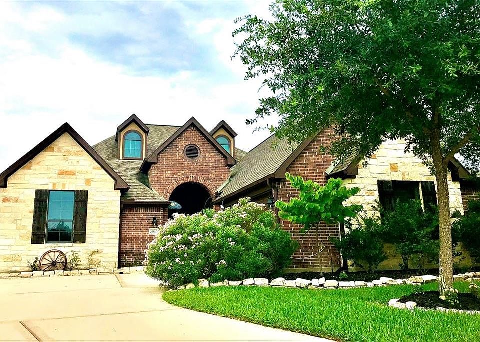 1st image of 20902 Warwickshire Dr