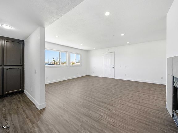 5th image of 8711 S Loop Blvd