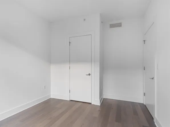 9 Avenue At Port Imperial image 11 of 23