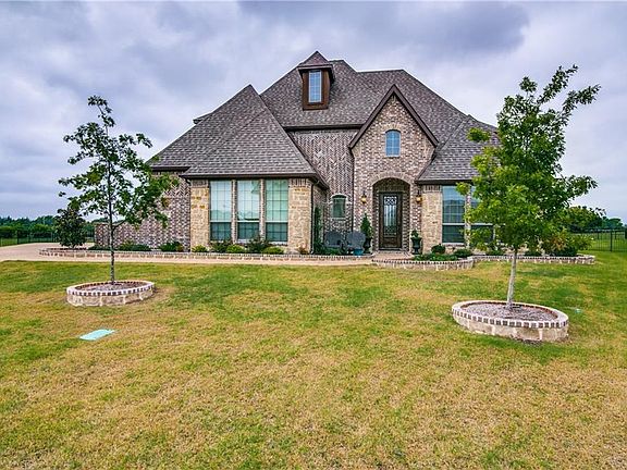 2nd image of 608 Calvin Dr