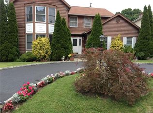 7 Cannon Ln, Eastchester, NY 10709