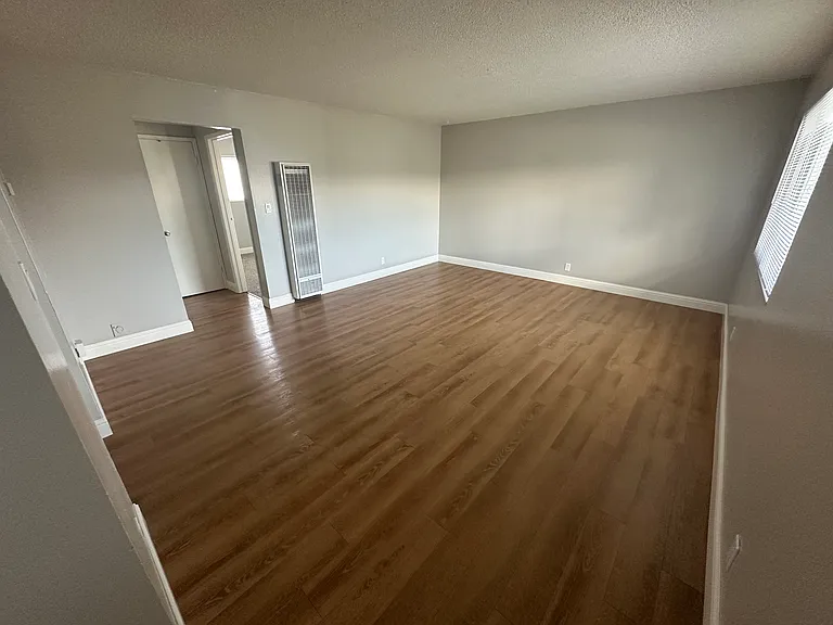 Villa Grove Apartments — Photo 15