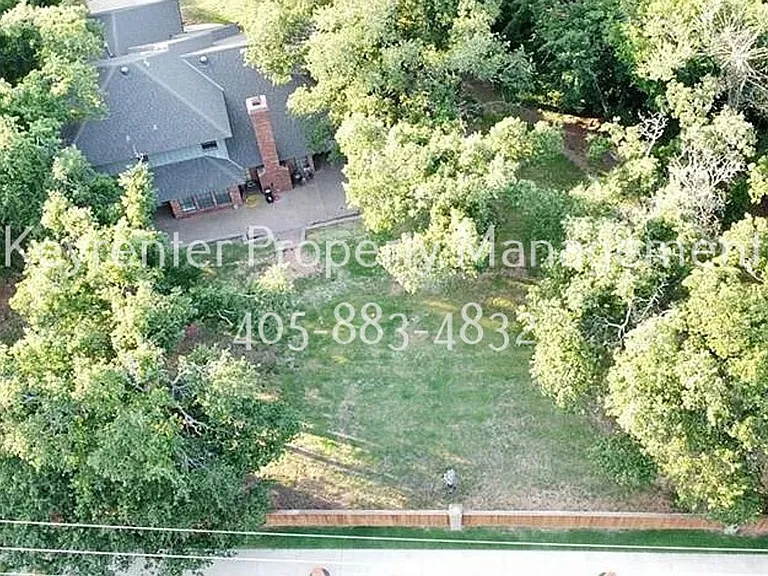 1408 Fox View Ct — Photo 28