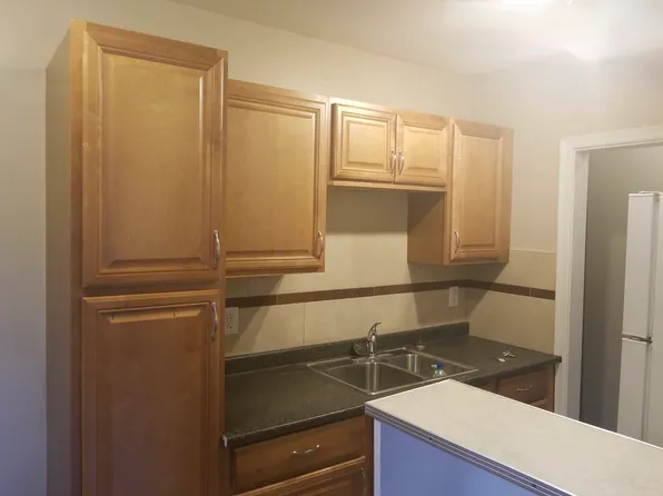16 Church St E #8, Brampton, ON L6V 1E9