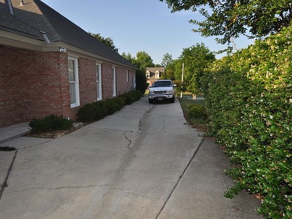 2nd image of 2654 Capstone Dr