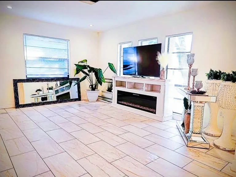 1733 Evans Dr — Photo 7