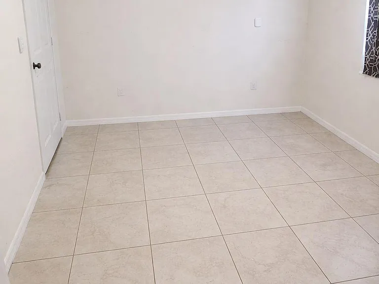 6115 N Albany Ave — Photo 9