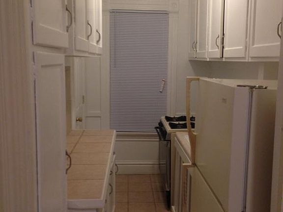 3rd image of 214 Summit St #214