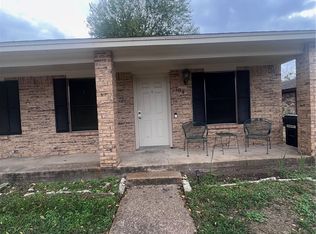 704 San Saba Dr, College Station, TX 77845