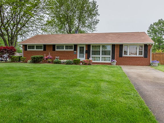 2nd image of 6404 Wayside Pl